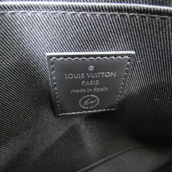 LOUIS VUITTON Black Monogram Pouch - Picture 6 of 6